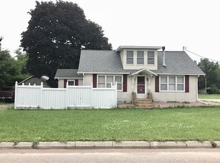 209 W Main St, Chambers, NE 68725