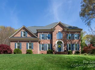 3010 Lakewood Edge Dr, Charlotte, NC 28269