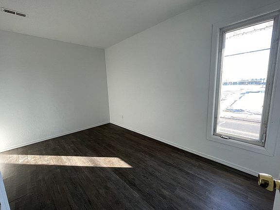 5th image of 1806 7th Ave E #7