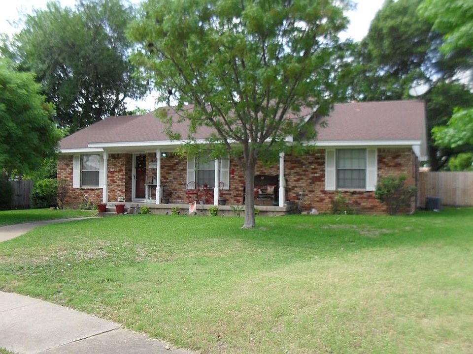 1st image of 631 Center Ct