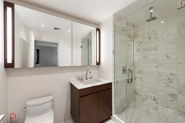 Rented by CORE | media 9