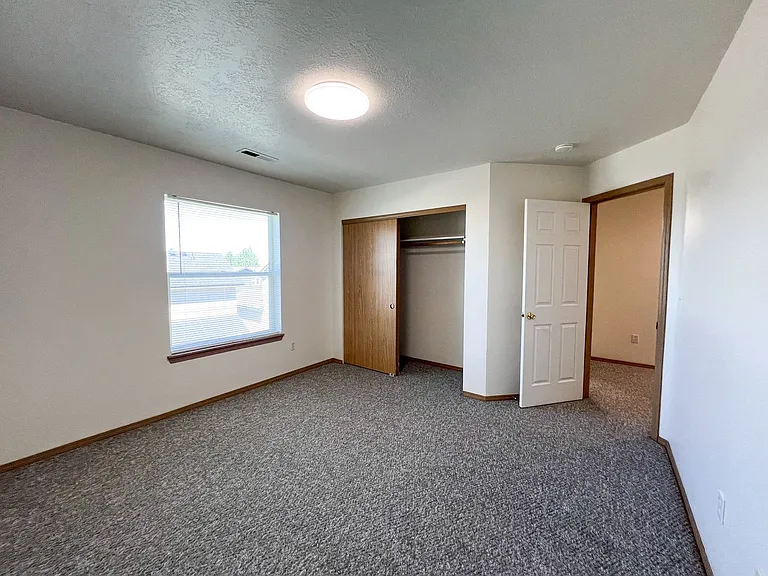 5511 Glenridge Way — Photo 32