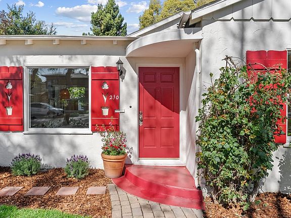 4th image of 210 Mariposa Ave