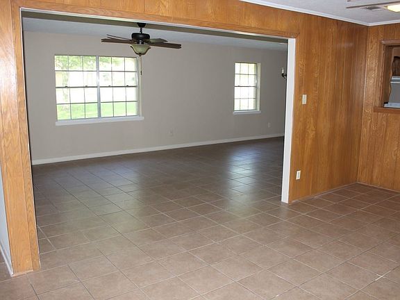 5th image of 1018 Akin Dr