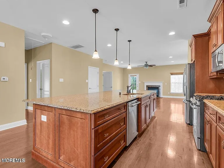 356 Grande Blvd — Photo 19