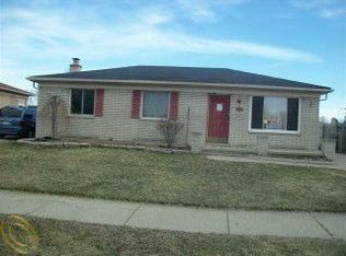 20191 Garden Ct, Roseville, MI 48066