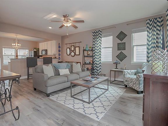 5th image of 2033 Kemah Village Dr
