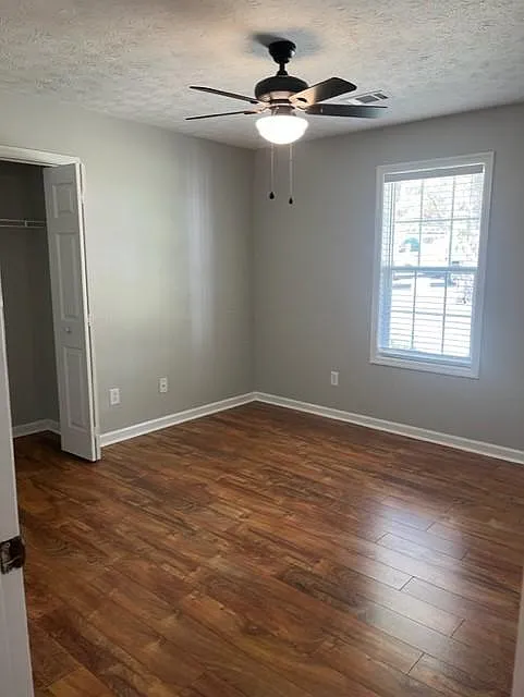 3 bed, 1200 sqft, $1,825 — Photo 3