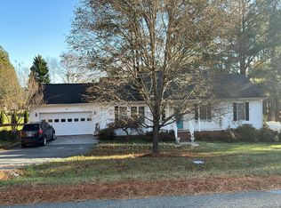 211 Club Rd, Louisa, VA 23093