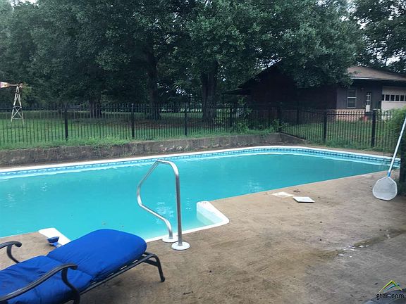 3rd image of 518 County Road 4218