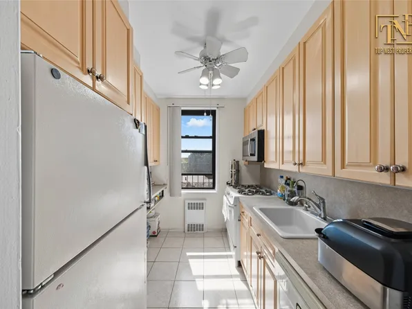2310 Ocean Parkway image 8 of 23