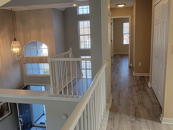 3rd image of 260 Elmwood Dr