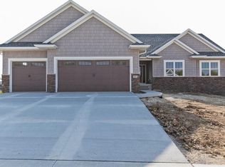 6813 Wexford Way Ne, Cedar Rapids, IA 52411