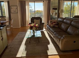 Westlak Park Condominium "b", Bethesda, MD 20817