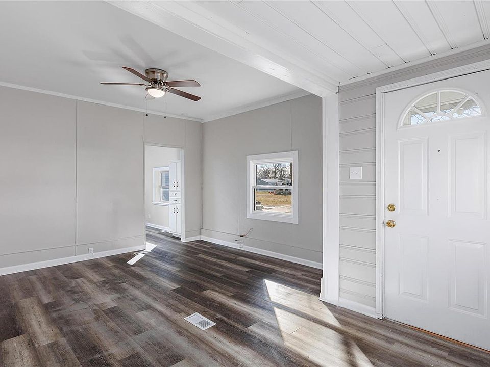 715 Westwood St, Gillespie, IL 62033 Zillow