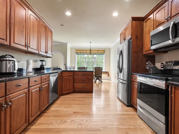 90 Springwood Way #53, Manchester, NH 03102