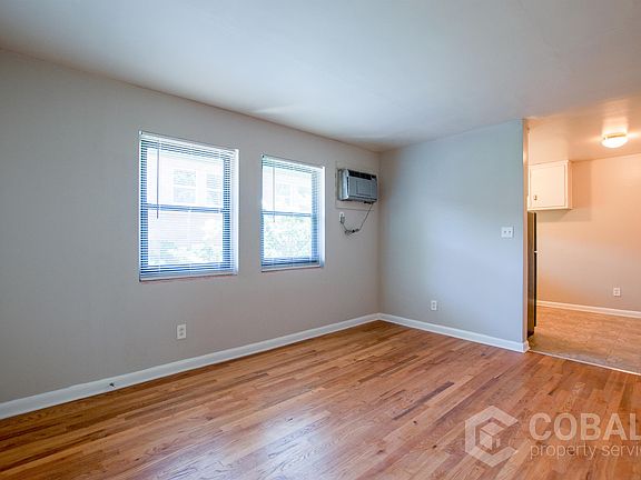 2nd image of 1009 Greenwood Ave NE #4
