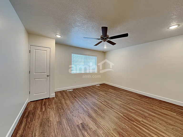 301 N Gibbons Ln — Photo 10