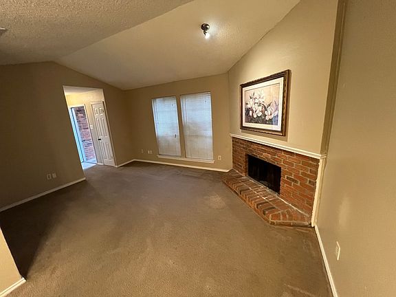 4th image of 600 Irby Ln #600
