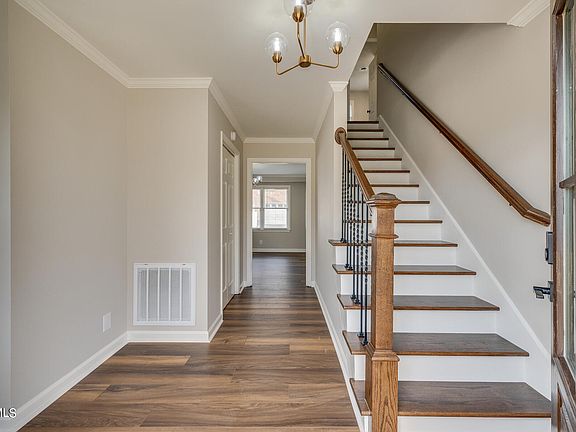 5th image of 800 Regency Dr