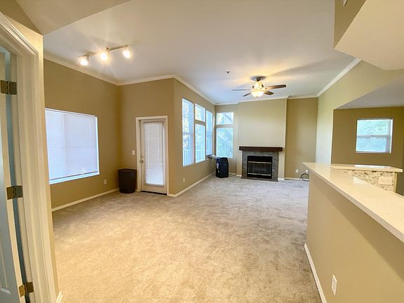 5th image of 2044 Newport Way NW