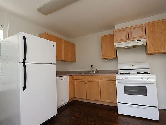 4th image of 701 1/2 Highland St APT 1