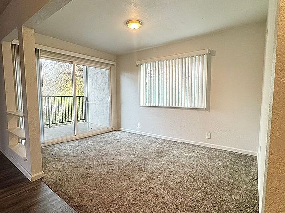 4th image of 1425 Magnolia Ave APT 11