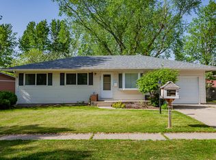 2027 Melrose Ave, Ames, IA 50010