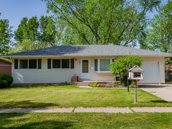 2027 Melrose Ave, Ames, IA 50010