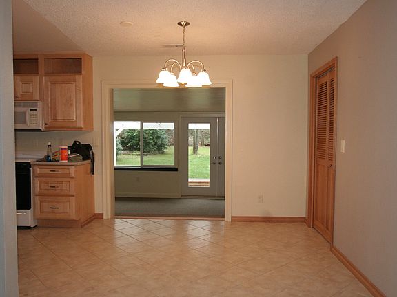 4th image of 6234 Glenwood Dr SW