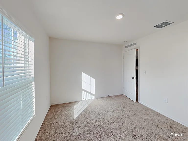 424 Ohio Ln — Photo 12