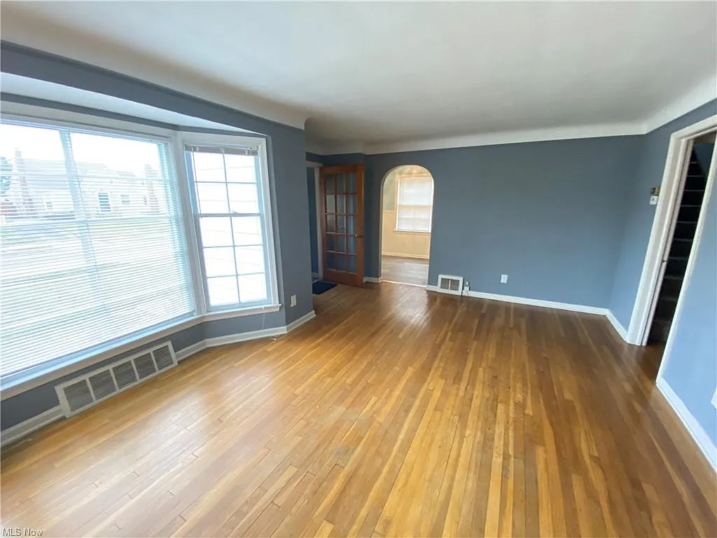 3 bed, 1298 sqft, $1,650 — Photo 2