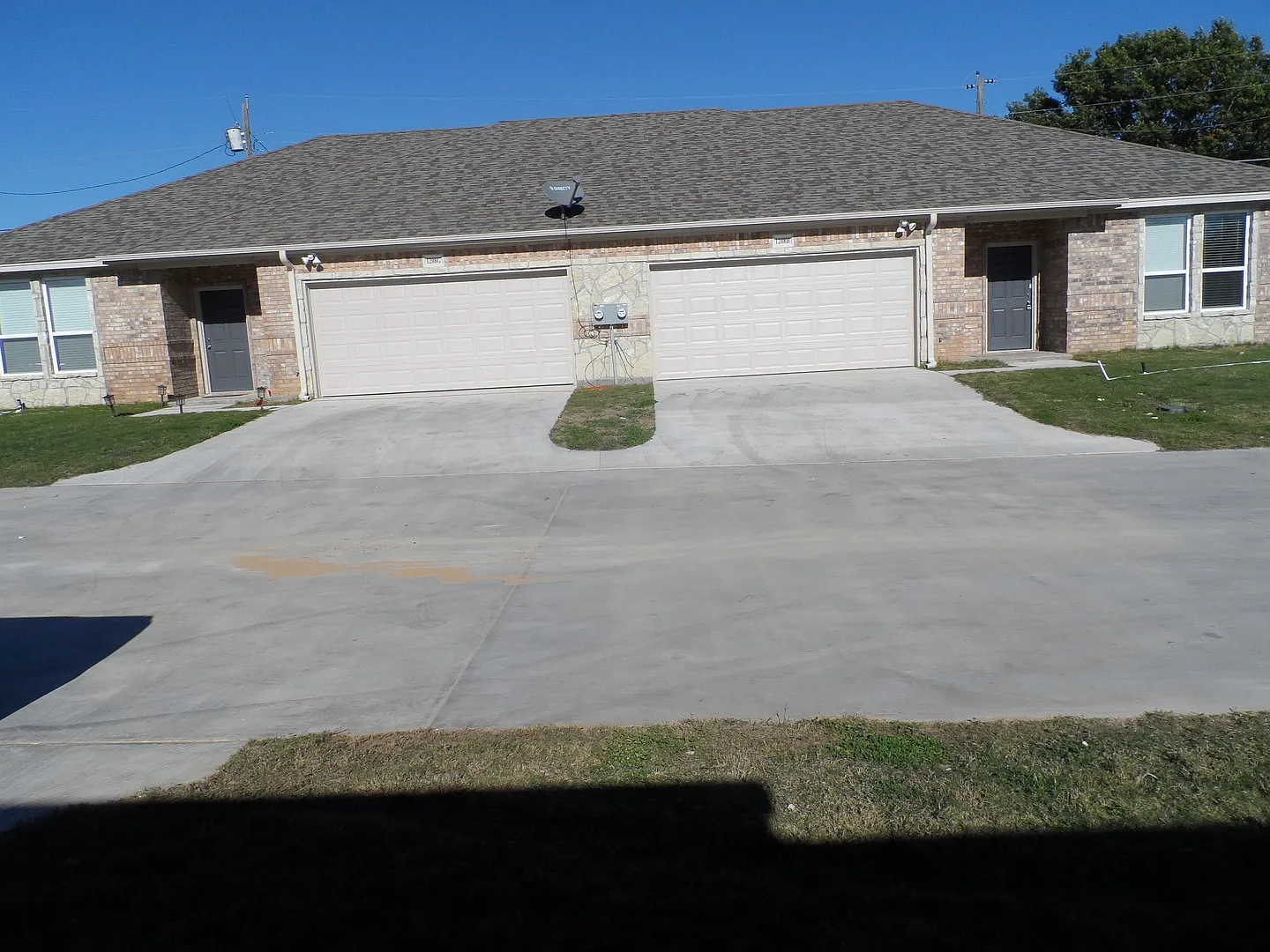 1208 C-D Country Club Rd — Photo 1