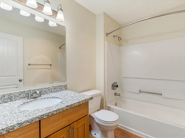 Cascade Woods Apartments — Photo 49
