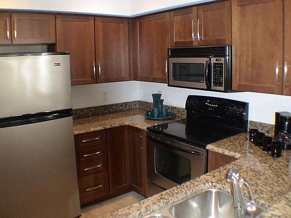 3rd image of 1527 E Esther St