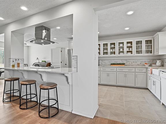 4th image of 13542 N 155th East Ave