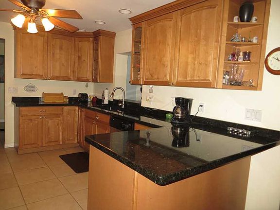 2nd image of 606 13th Ave
