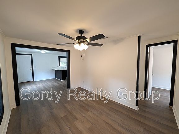 2nd image of 5168B Abel Ln