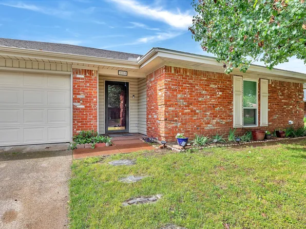 1010 De Pauw Dr, Arlington, TX 76012