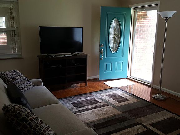3rd image of 8433 Wicklow Ave