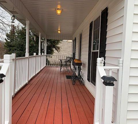 3rd image of 1010 Sandy Ct