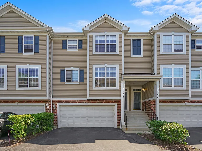 2304 Hudson Cir — Photo 4