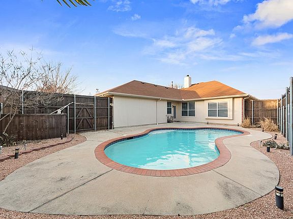 3rd image of 4525 Shadowridge Dr