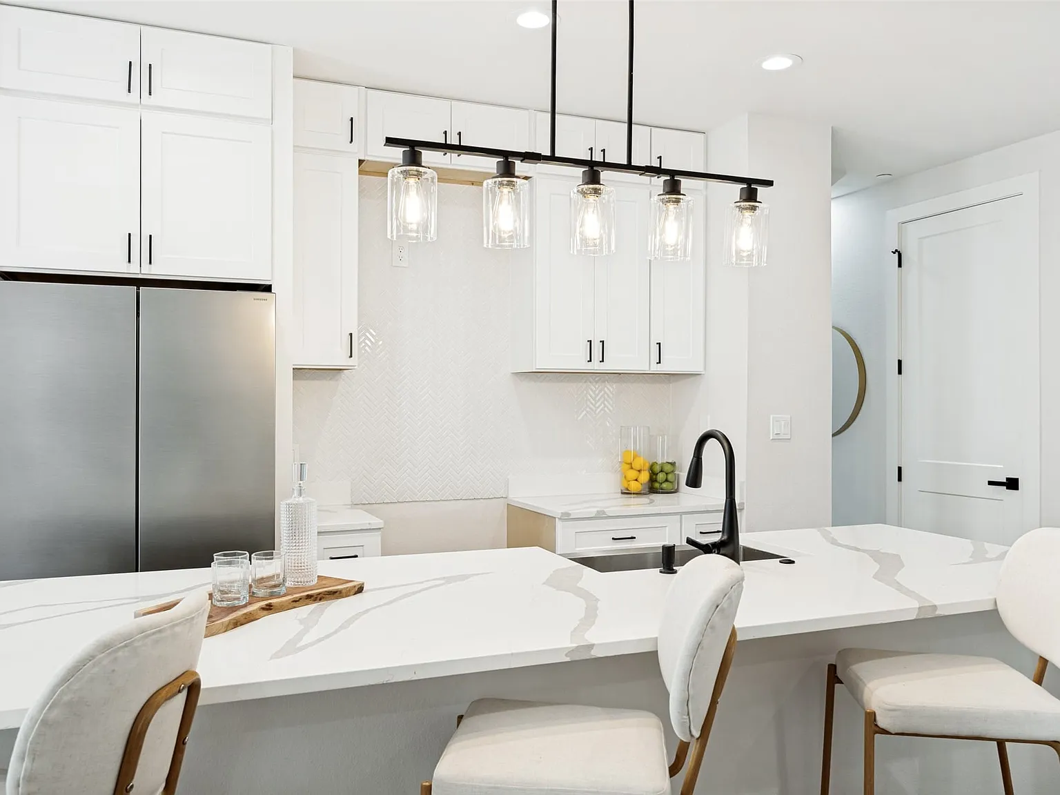 2 bed, 2.5 bath, 1533 sqft, $3,400 — Photo 2