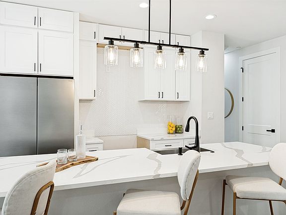 2nd image of 5637 Live Oak St #202