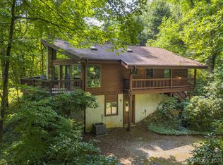 827 Mountain Lake Dr, Waynesville, NC 28785