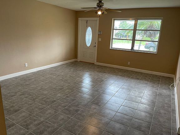 4th image of 9432 SW 50th Ct