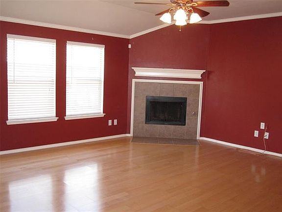 3rd image of 1009 Campbell Dr