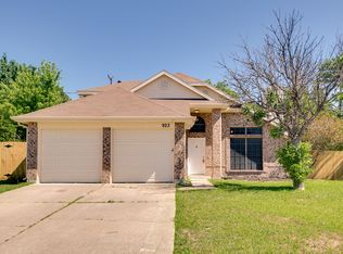 923 W Lynn Creek Dr, Arlington, TX 76001
