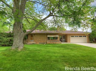 6590 Division Ave N, Comstock Park, MI 49321